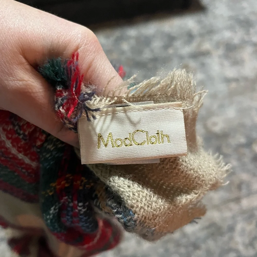 ModCloth Lock &‎ Key Tartan Blanket Scarf